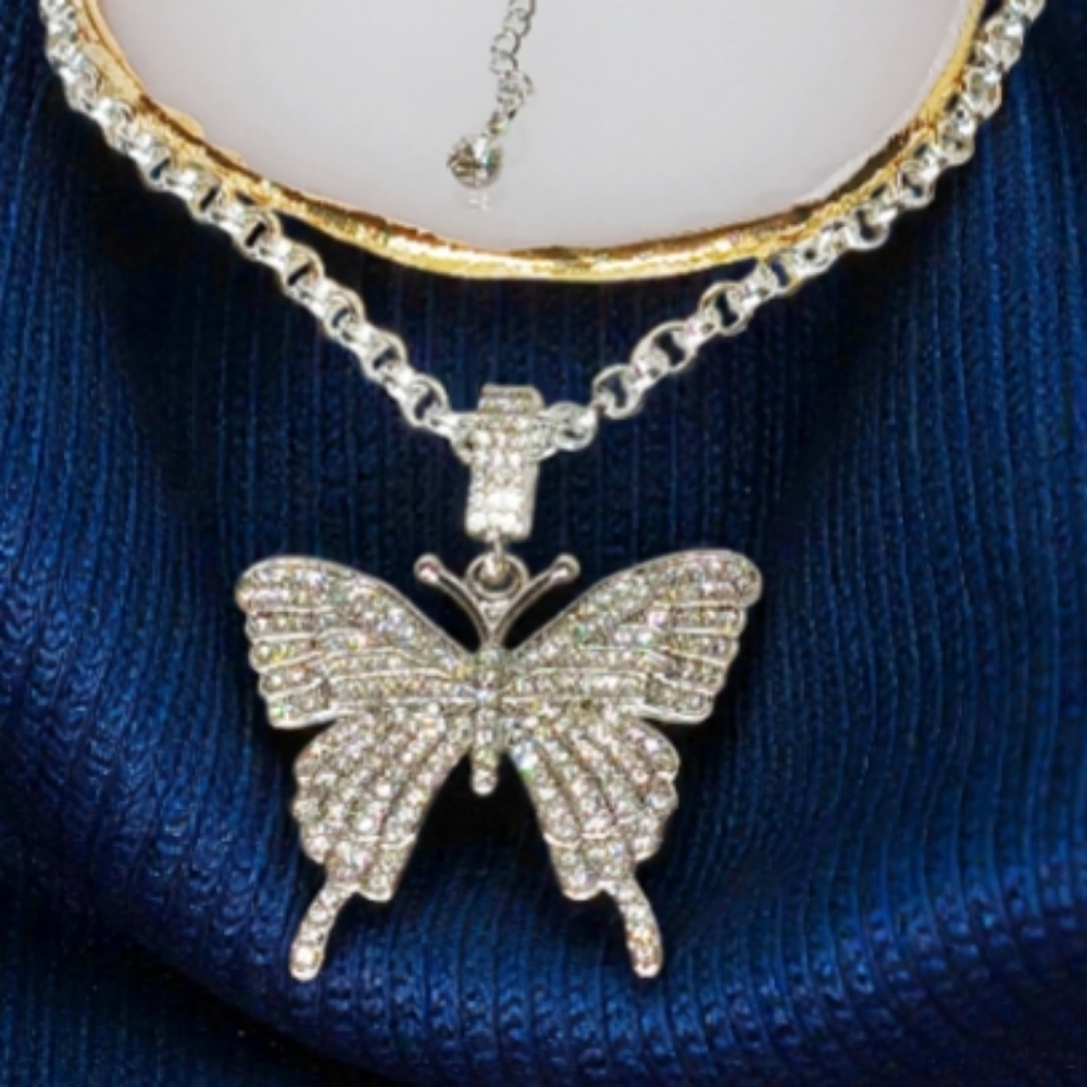 HP🎉🎉 Large Silver Butterfly Choker Necklace Wilderkind Butterflycore Grunge